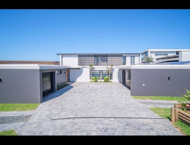 5 BEDROOM HOUSE FOR SALE IN ZULULAMI LUXURY COASTAL ESTATE